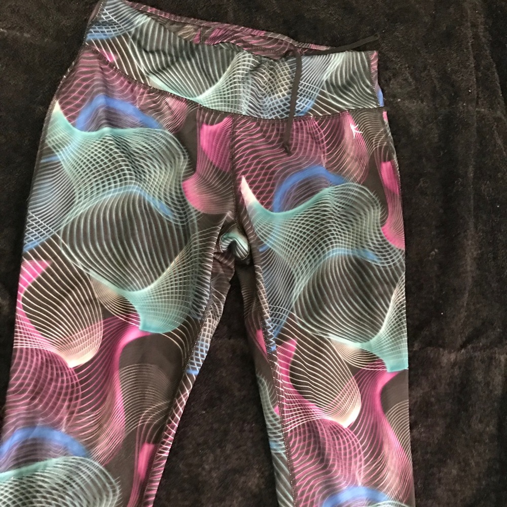 Danskin Cropped Workout Pants